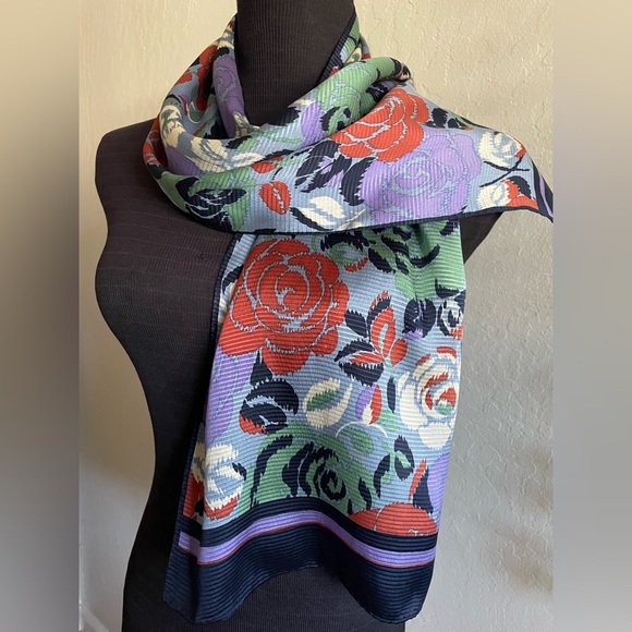 Echo floral silk scarf - Picture 4 of 12